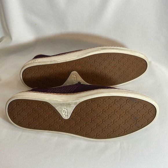 UGG Sz 9.5 Canvass Burgundy Purple Slip On Slide Sneakers Rubber Sole - Picture 9 of 12